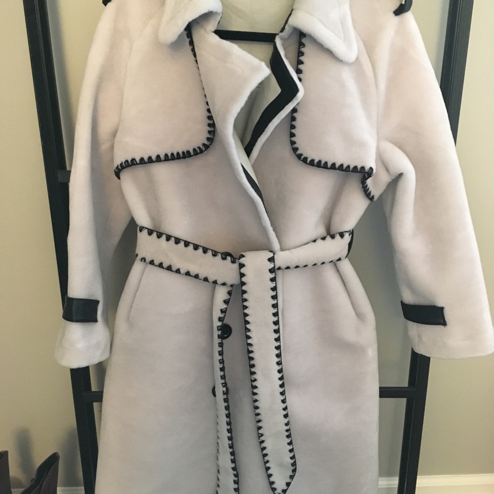 Off white/black fur Lambs wool lining coat sz M-L